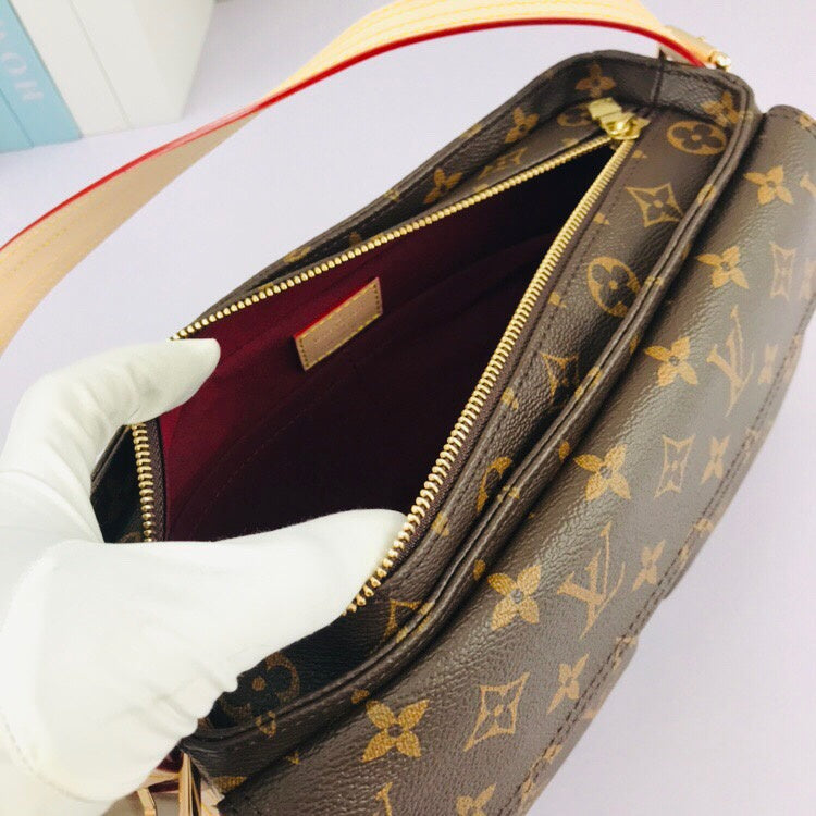 LOV2 Bags - Luxurious Bags  1713