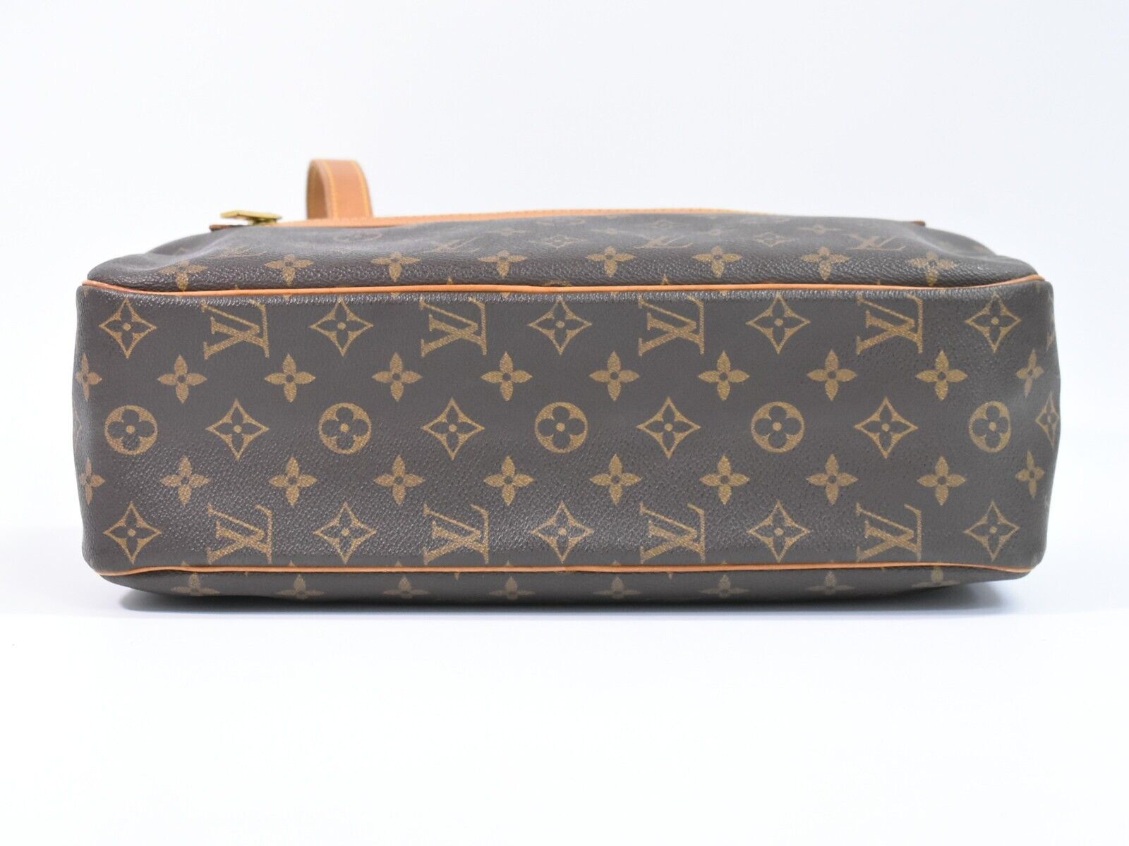Louis Vuitton Cite  Canvas Shoulder Bag ()