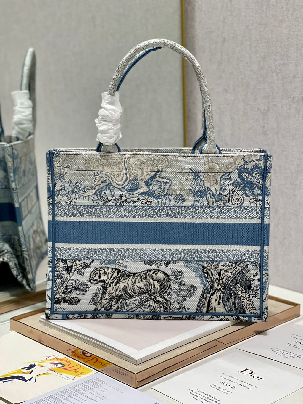 GLAMI MeGLAMIum Book Tote Blue Toile de Jouy Reverse Embroidery, Blue, For Women WomenÃ¢â‚¬â„¢s Handbags, Shoulder Bags, 36cm CD M1296ZRGO_M928