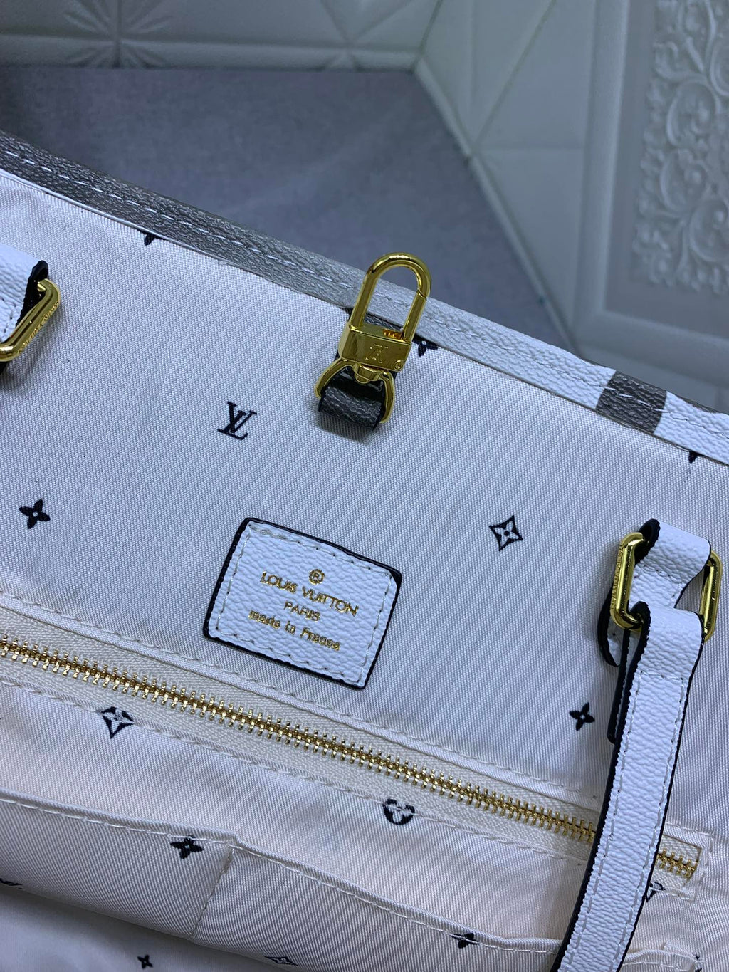 EN - Luxury Bags LUV 750