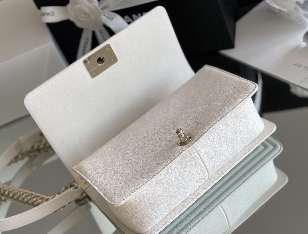 CHLMedium Classic Flap Bag 25cm White For Women A67086