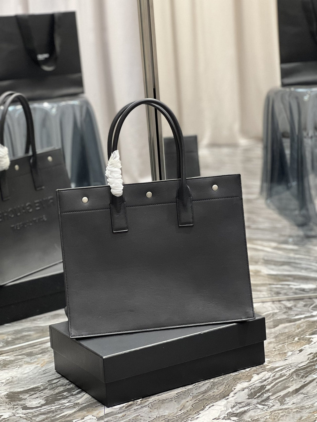 GLAMI Rive Gauche Small Tote Bag In Black Noir For Women 15.4in/39cm YSL 686266CWTFE1000