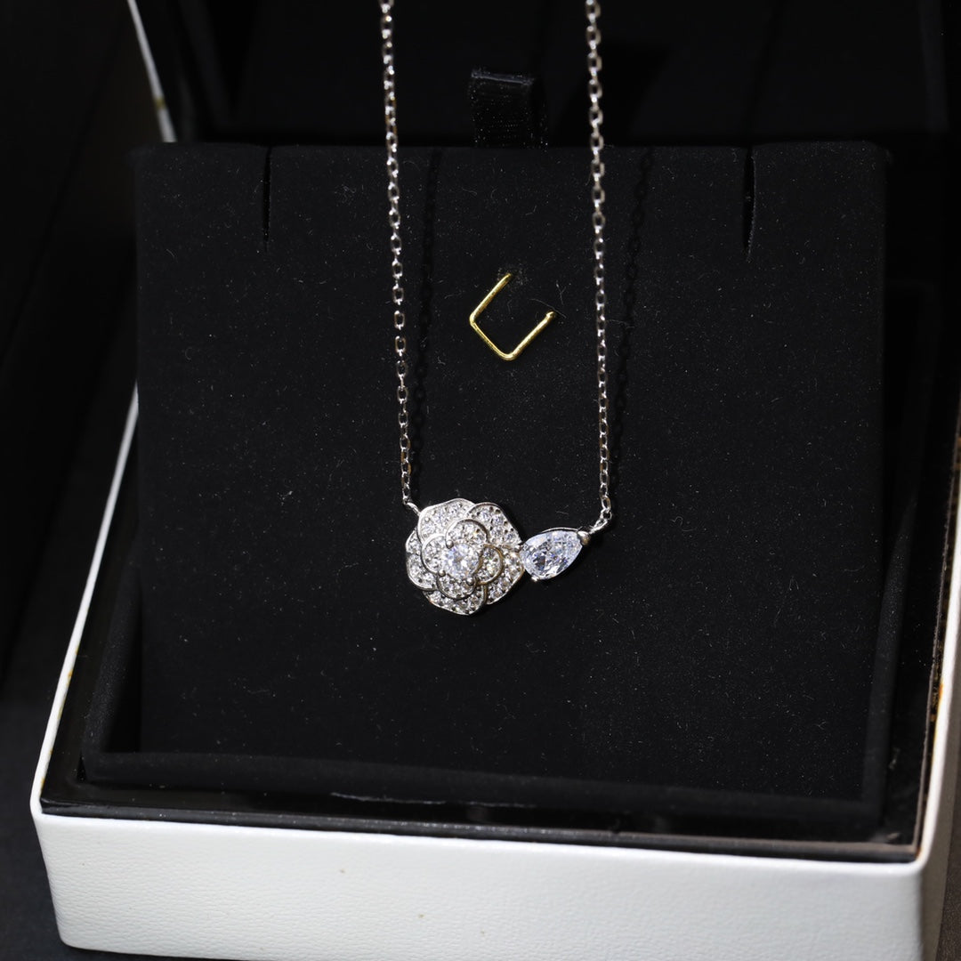 EN - Lux Necklace CHL007