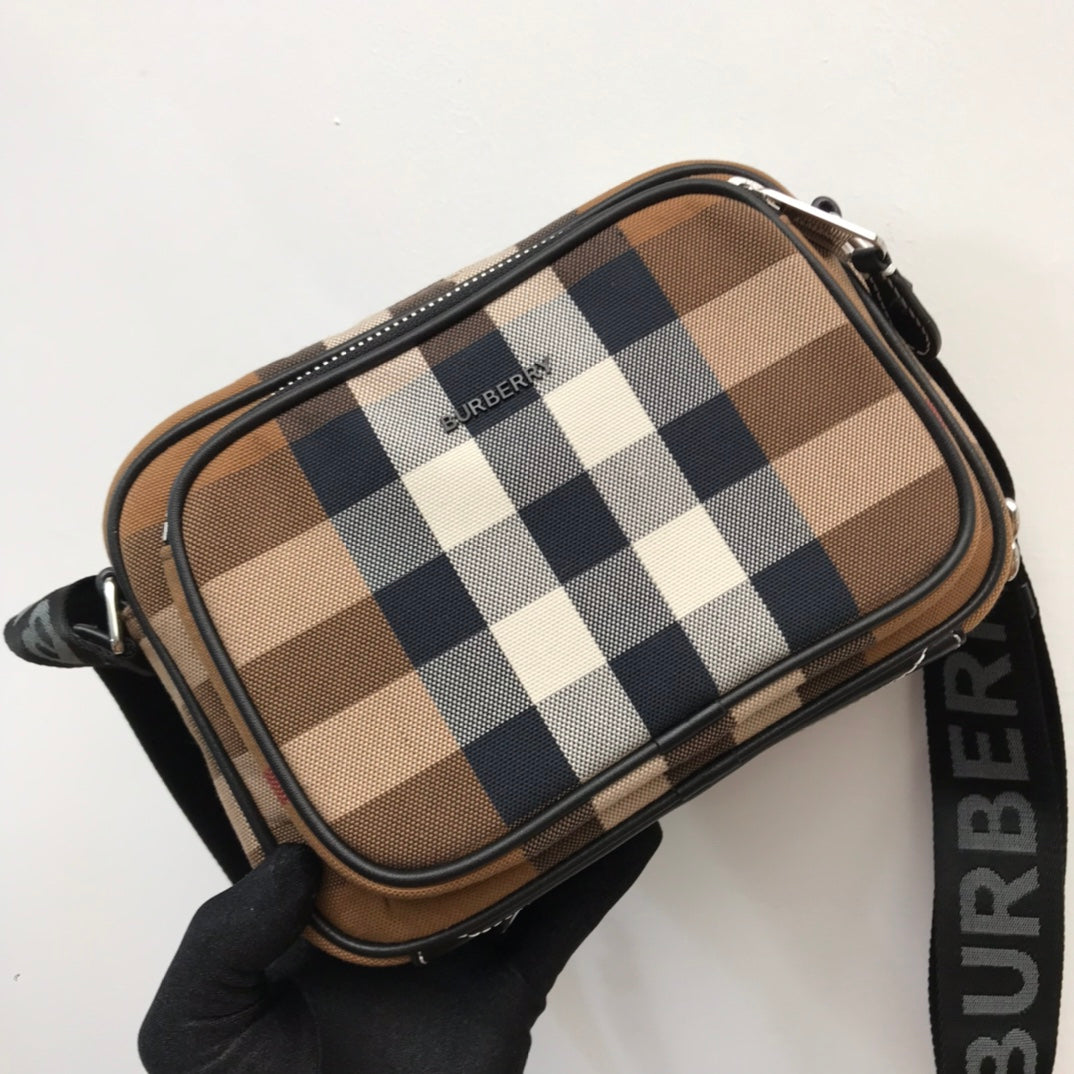 GLAMI Check Crossbody Bag For Men, Bags 8.9in/22.5cm 80491451