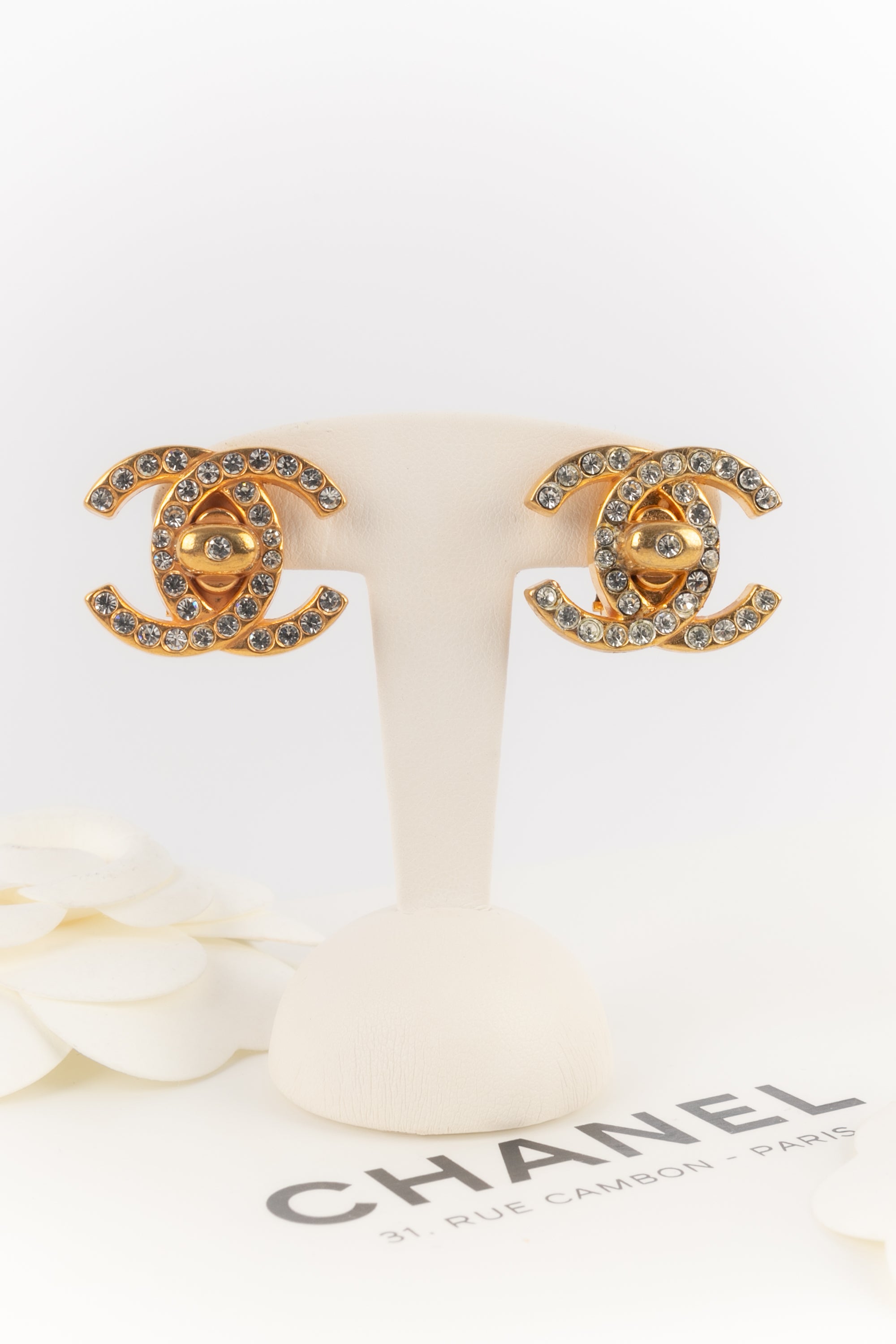 Boucles d'oreilles tourniquet Chanel