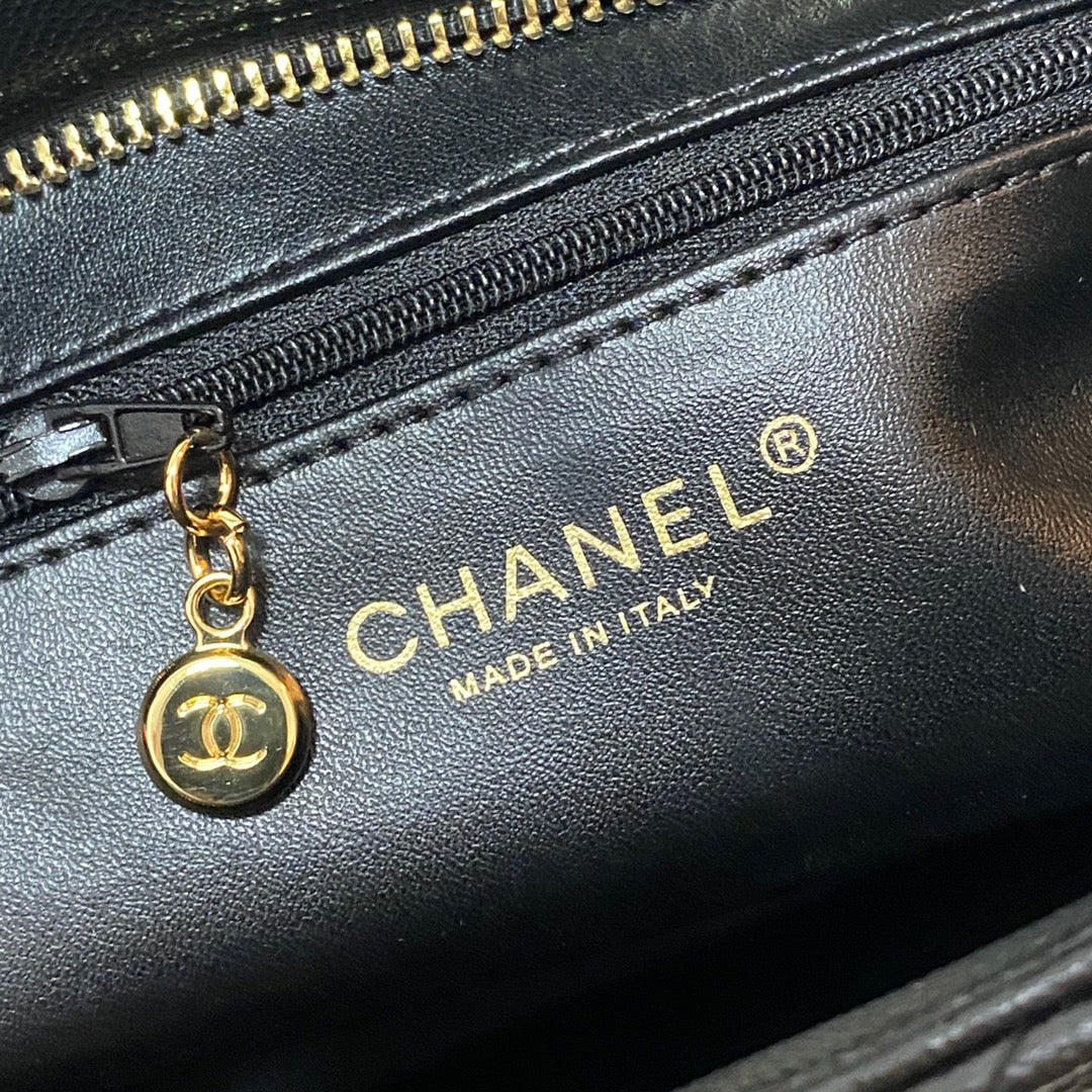 CHLMedallion Tote Gold Hardware Caviar Black For Women, Women’s Handbags, Shoulder Bags 15.6in/32cm