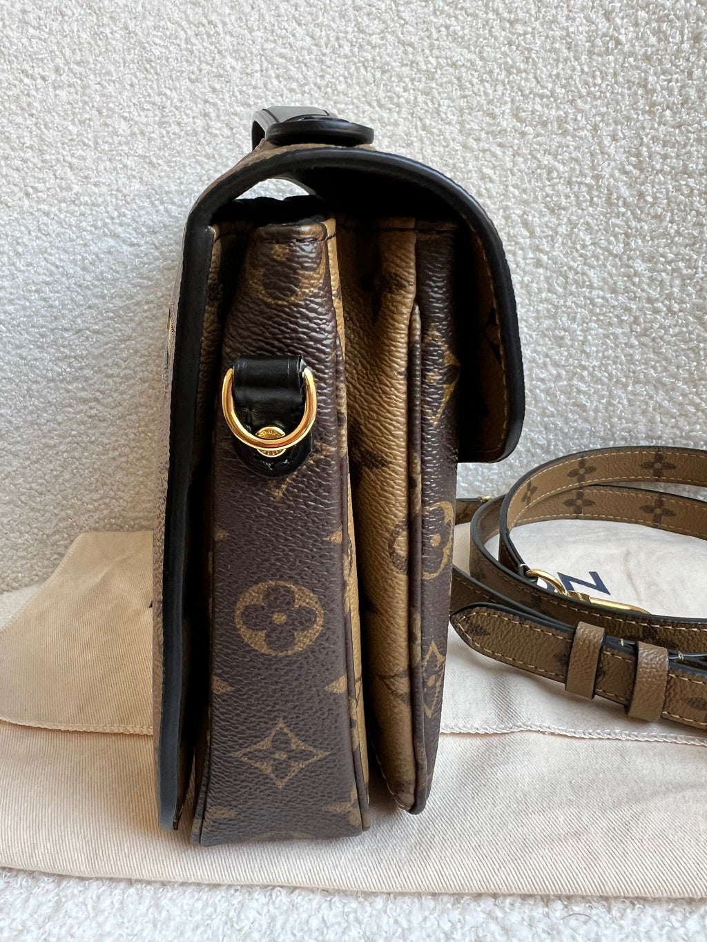 Louis Vuitton Pochette Metis Reverse Monogram (RRP £1,970)