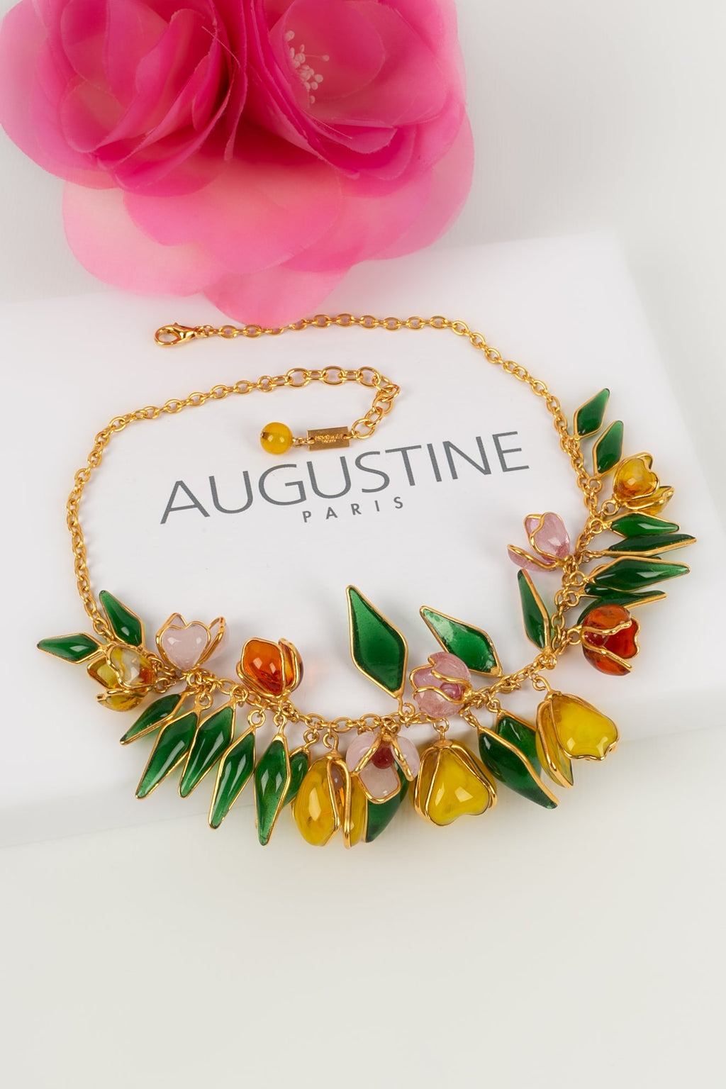 Collier Augustine