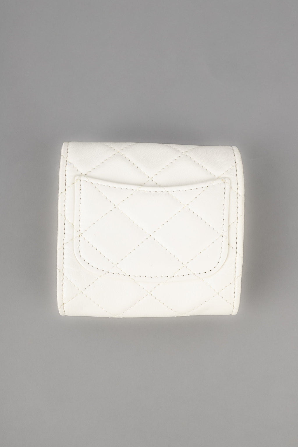 Bracelet manchette en cuir Chanel