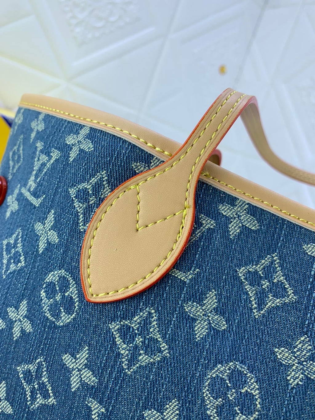 EN - Luxury Bags LUV 877
