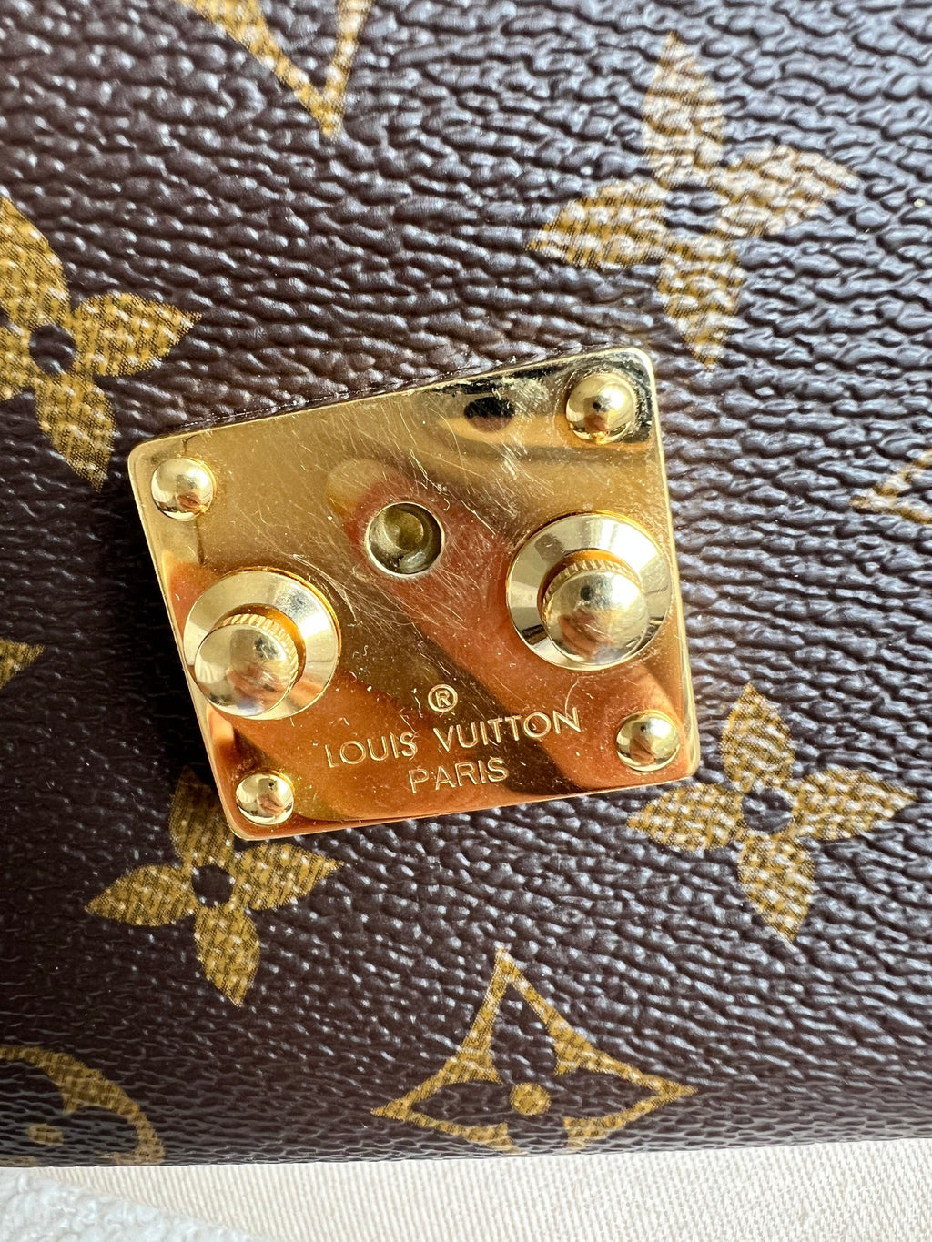 Louis Vuitton Pochette Metis Reverse Monogram (RRP £1,970)