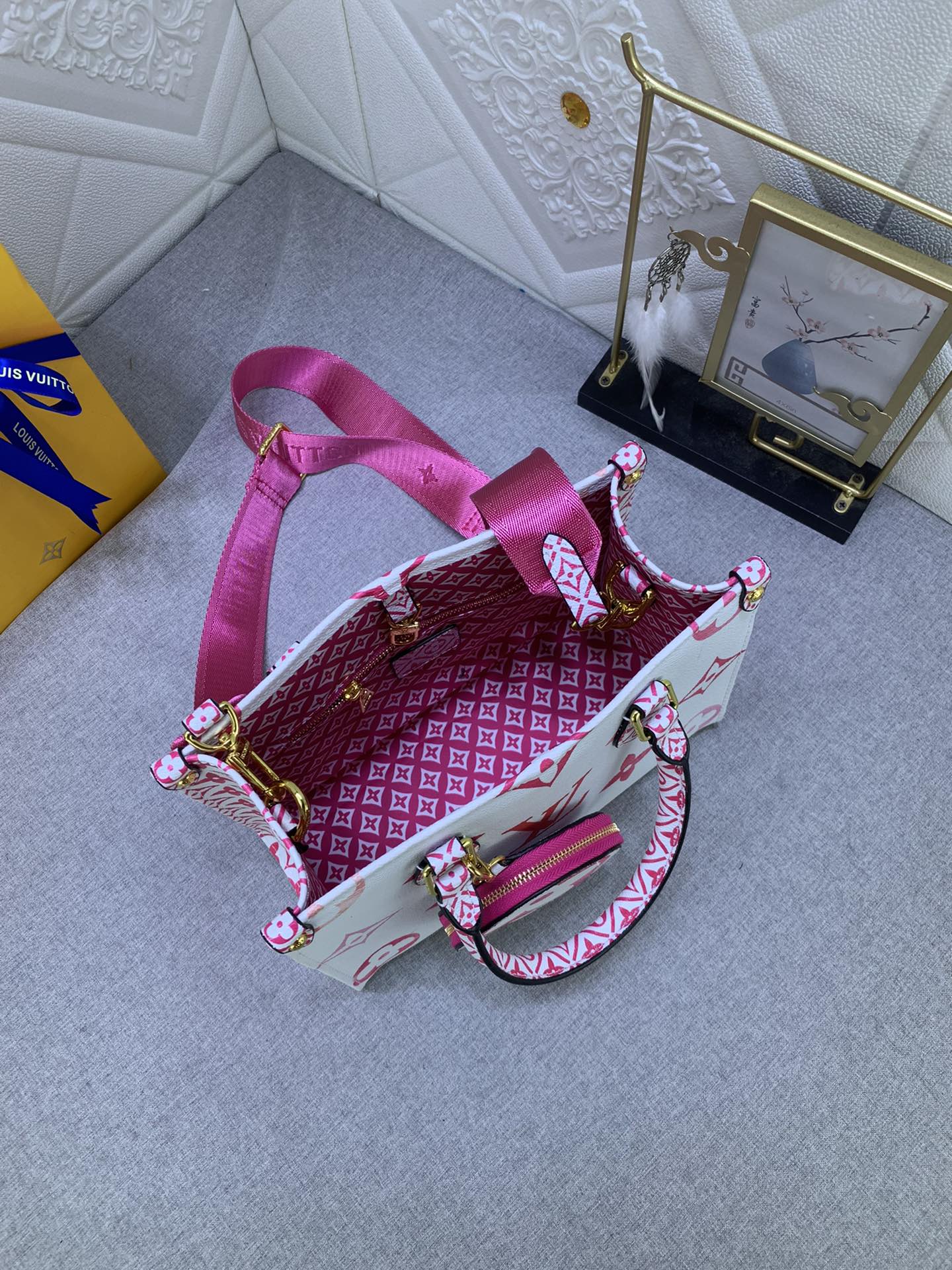 EN - Luxury Bags LUV 818