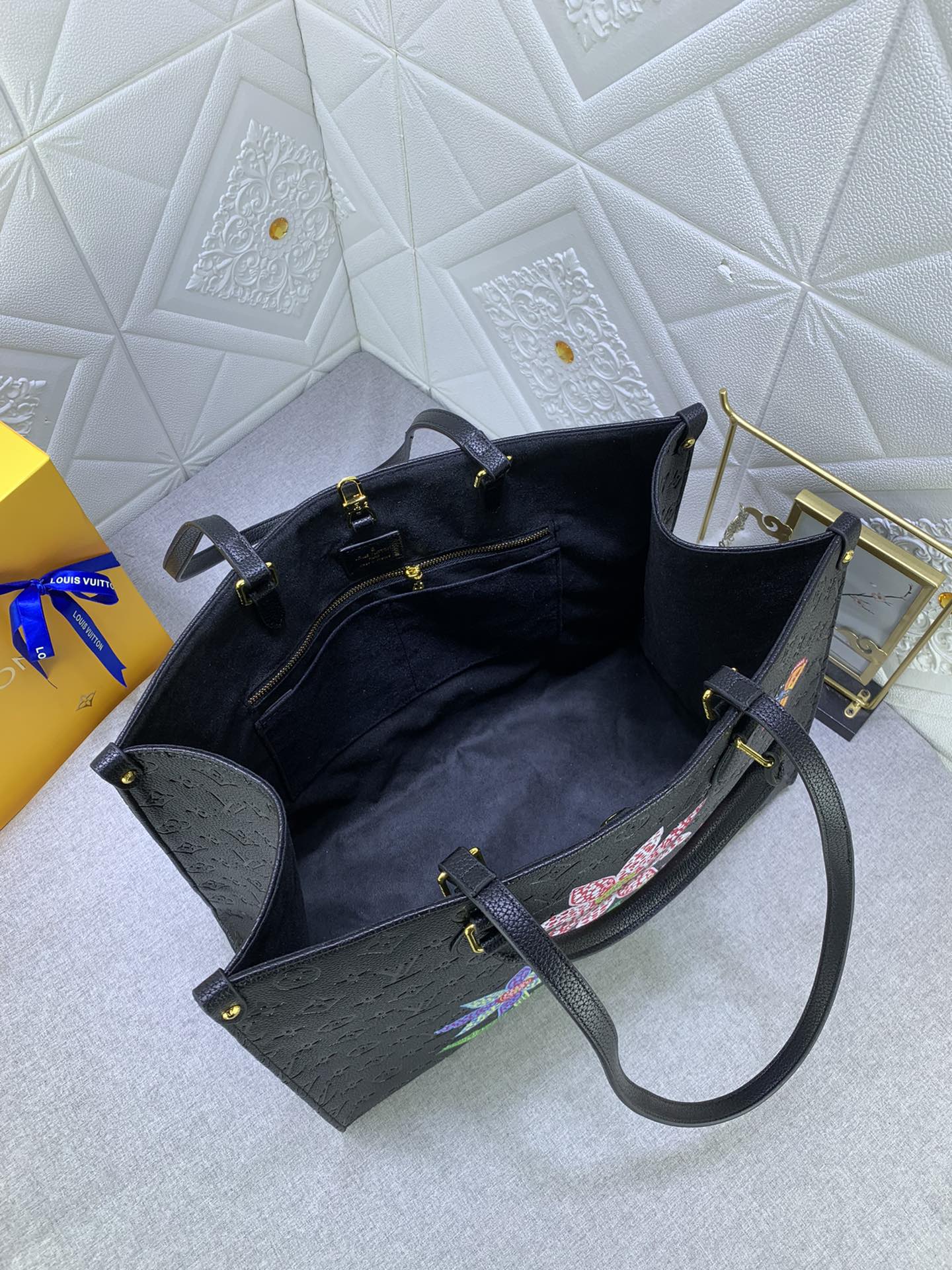 EN - Luxury Bags LUV 769