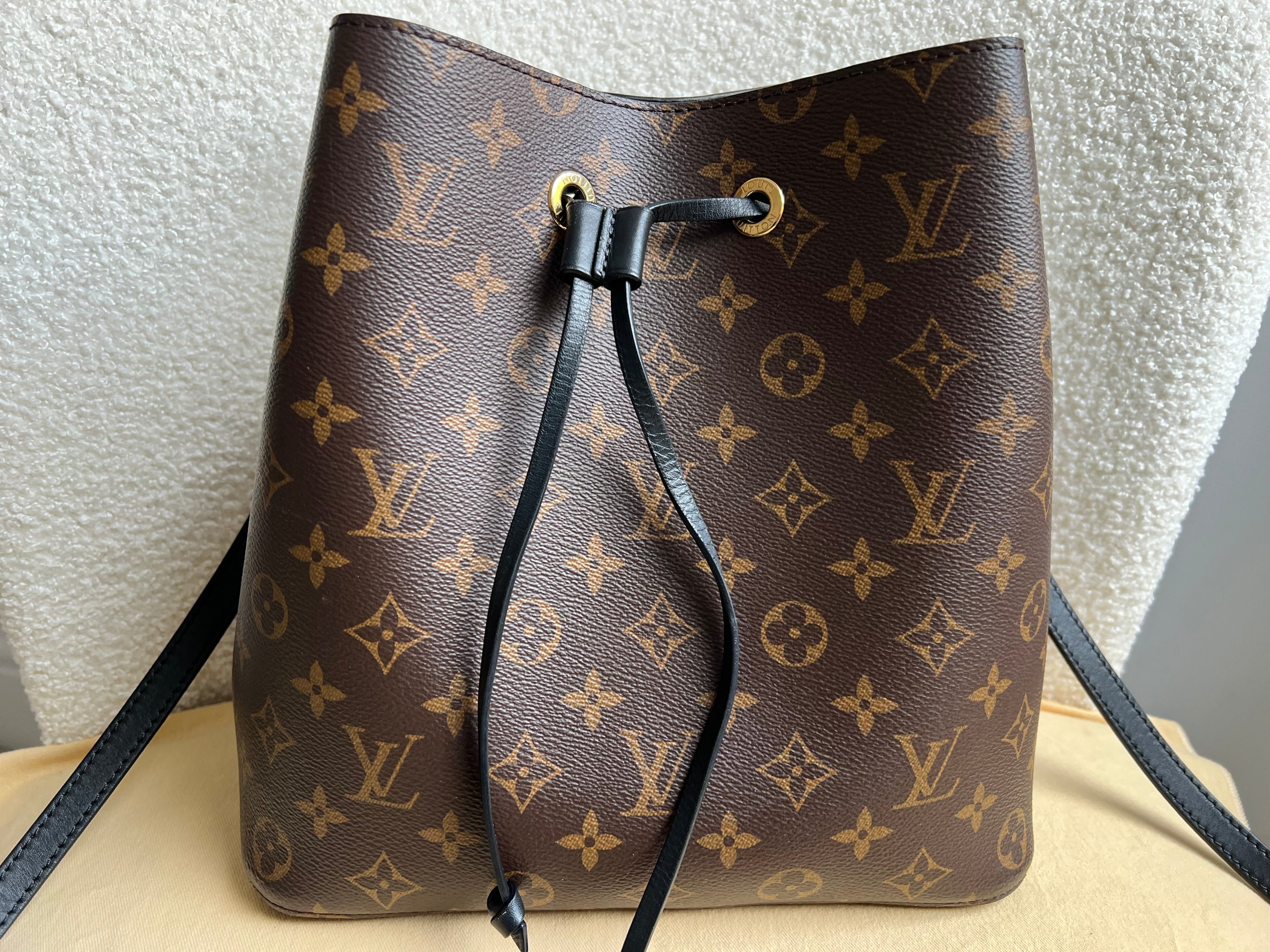 Louis Vuitton Neo Noe Monogram and Black (RRP £1,560)