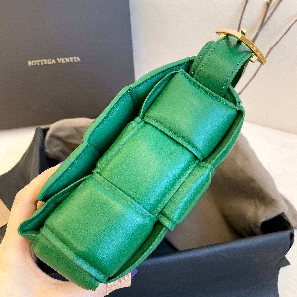 GLAMI Padded Cassette Bag For Women 10.2in/26cm In Green