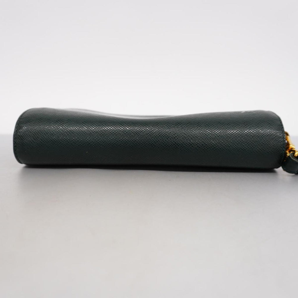Louis Vuitton Taiga  Leather Clutch Bag ()