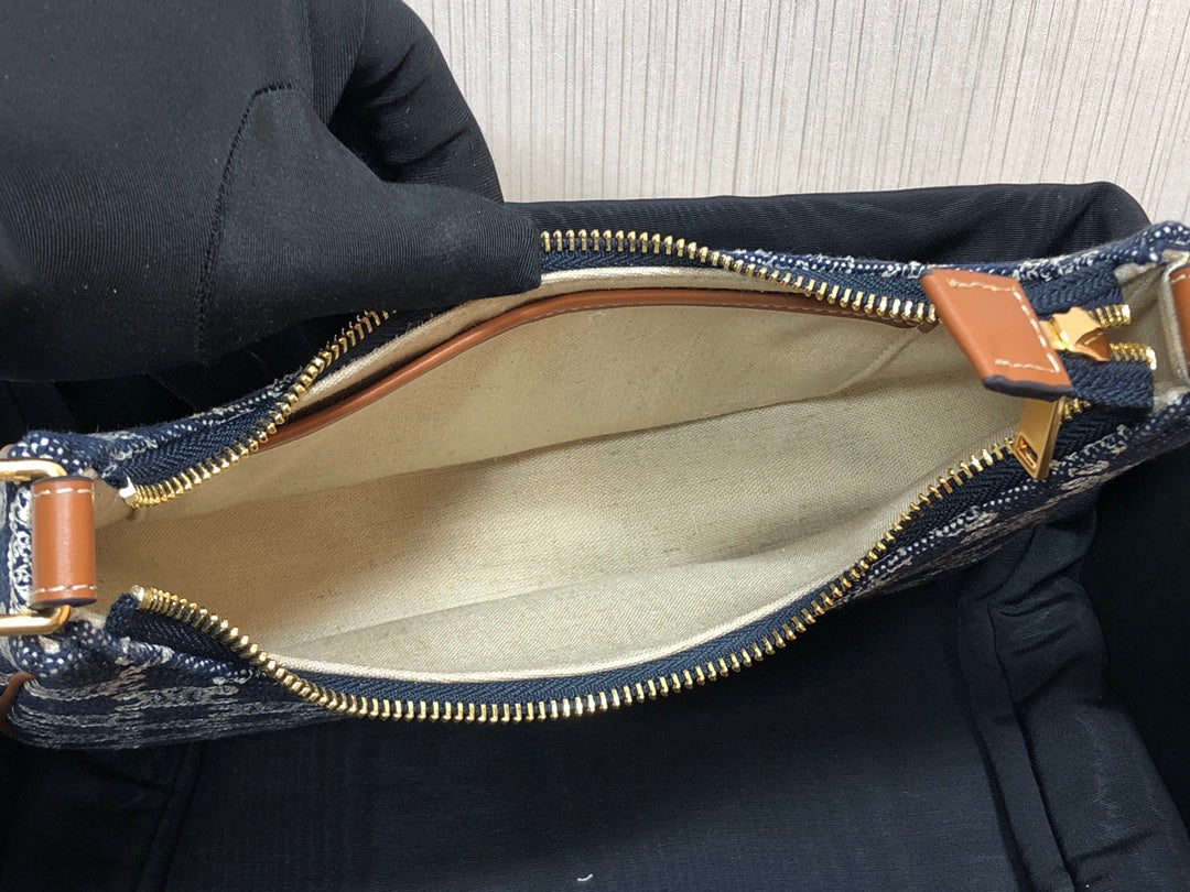 GLAMI Ava Bag In Triomphe Canvas Denim For Women 9in/23cm