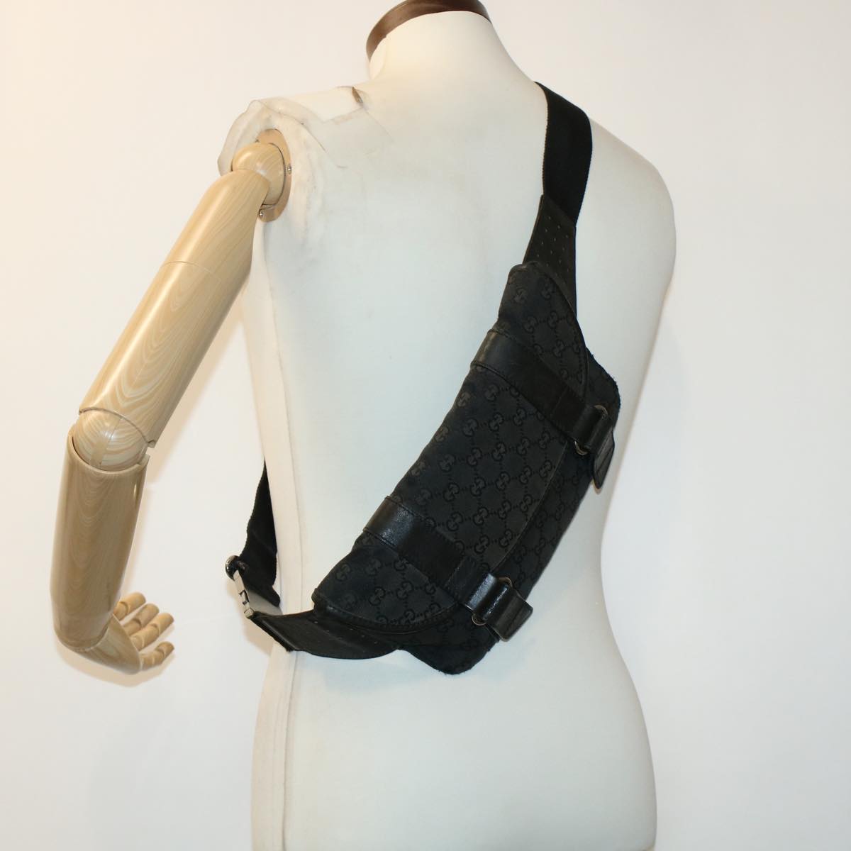 GUCCI GG Canvas Waist bag Black 145851 42185