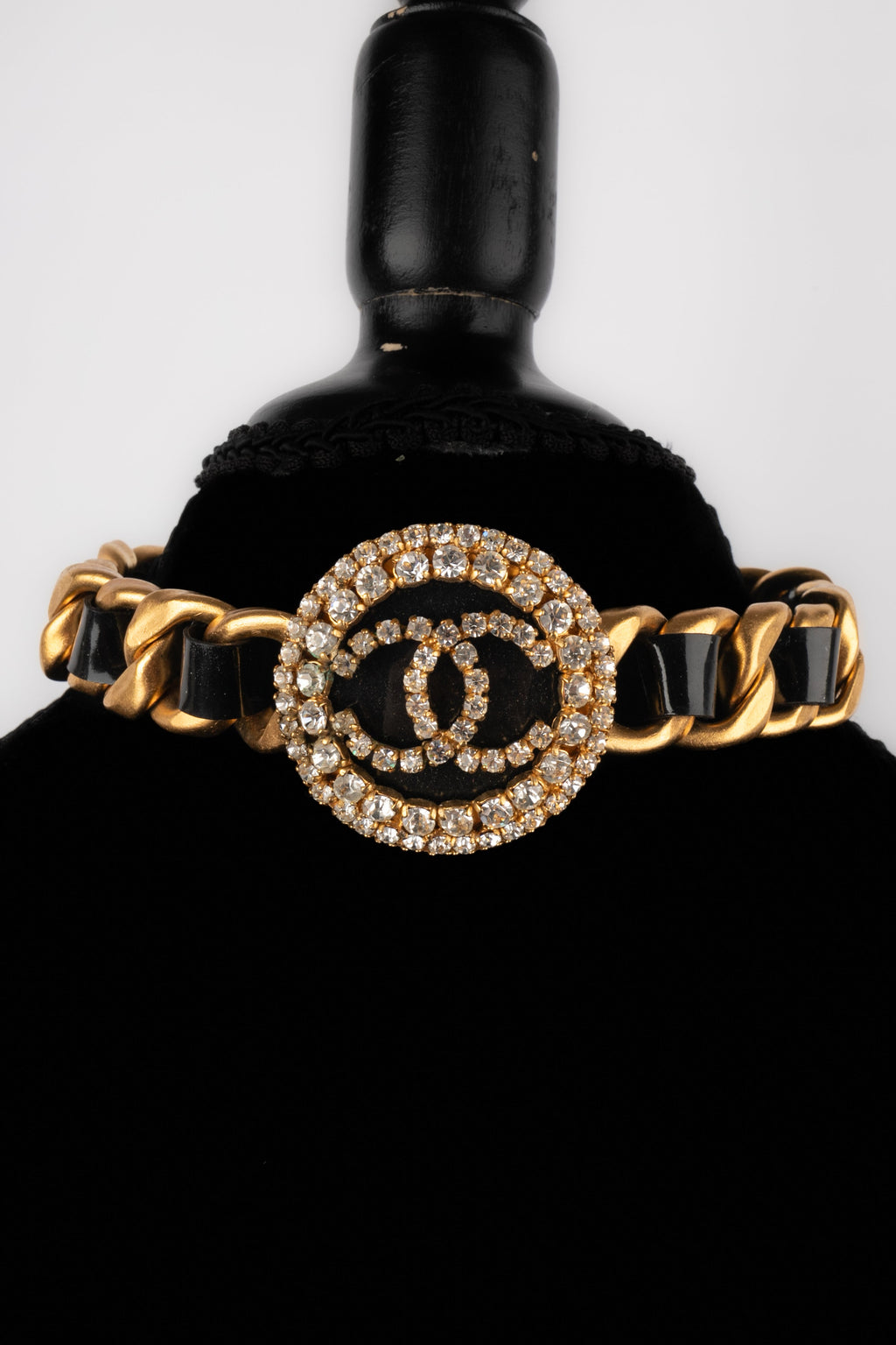 Collier court Chanel 1995