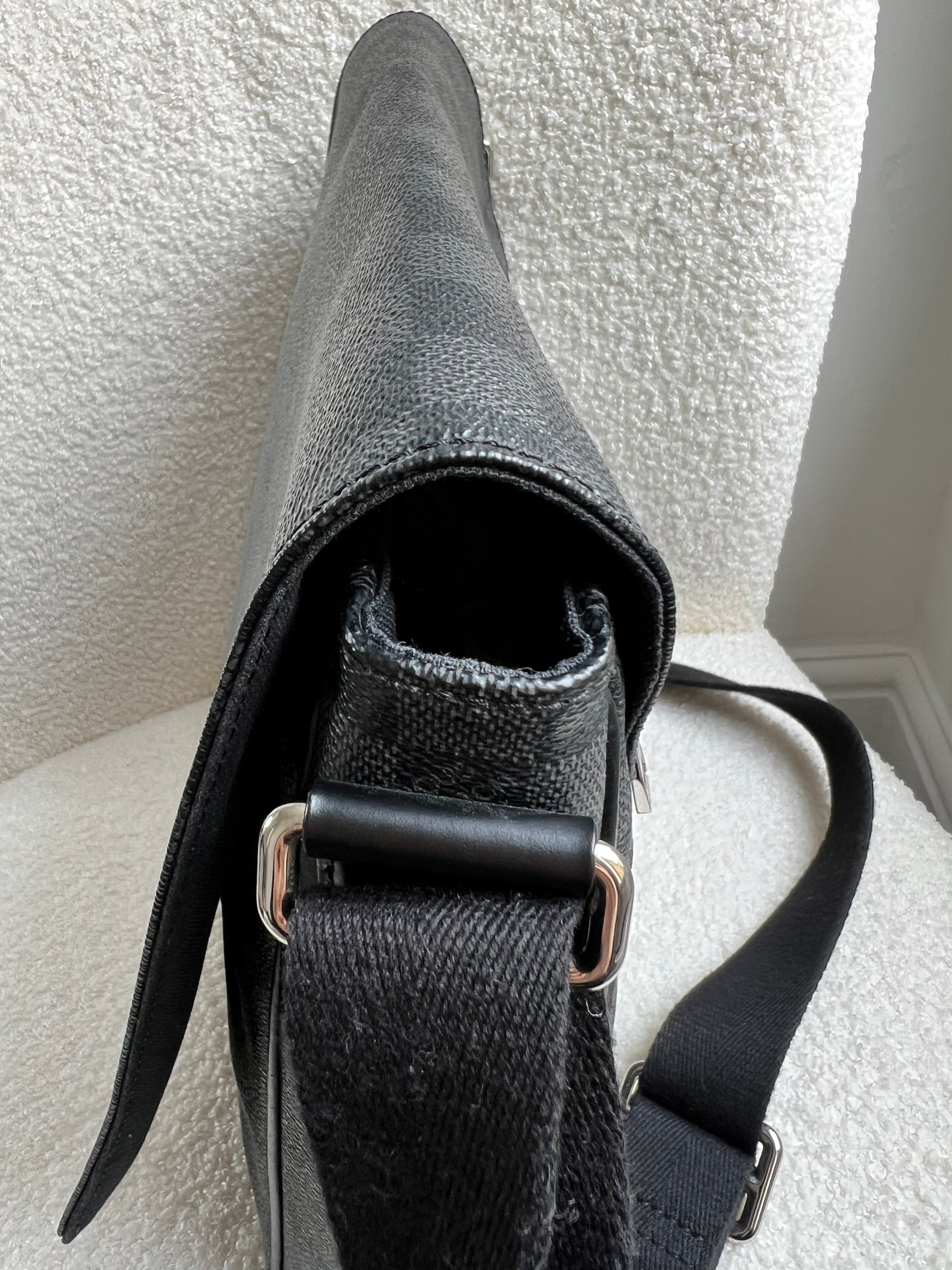 Louis Vuitton PM District Messenger Bag Damier Graphite