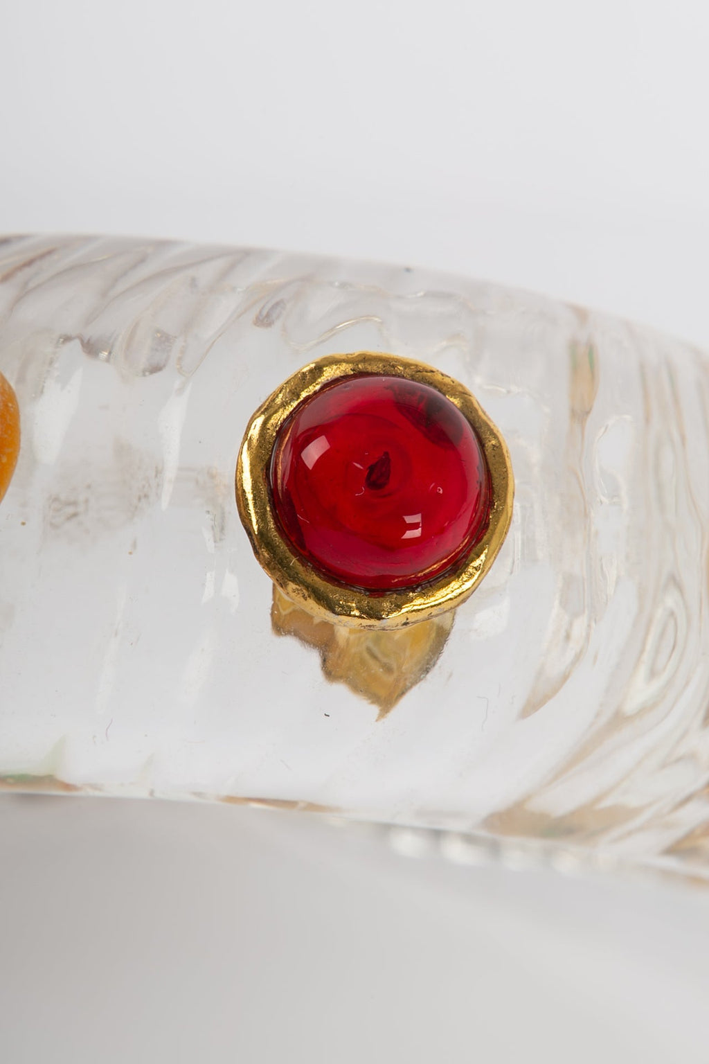 Bracelet en lucite Chanel