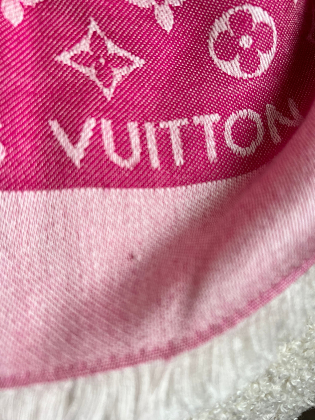 Louis Vuitton Pink Monogram Shawl (RRP £450)