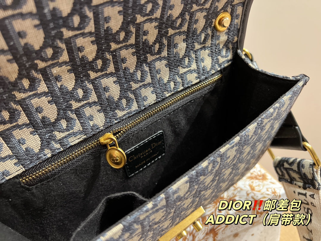 EN - Luxury Bags DIR 364
