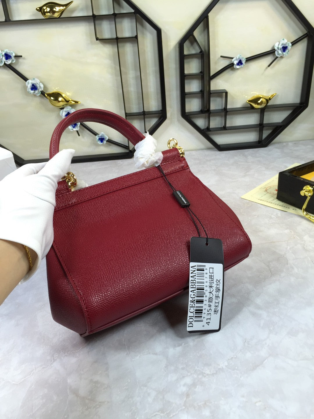 GLAMI MeGLAMIum Sicily Handbag In Dauphine Burgundy For Women 10.2in/26cm GLAMI GLAMI4347A10018M073