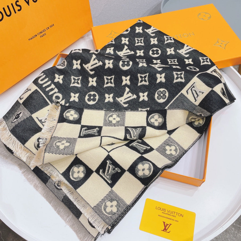 EN - Luxury LUV  Scarf 017