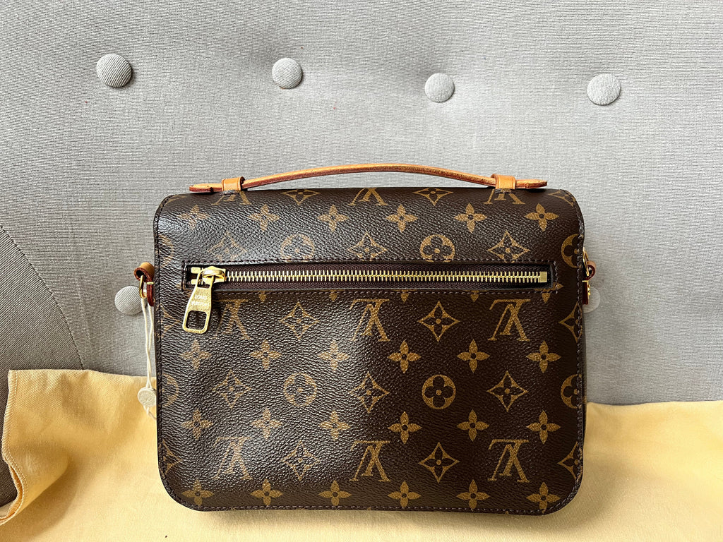 Louis Vuitton Pochette Metis Monogram (RRP £1,970)