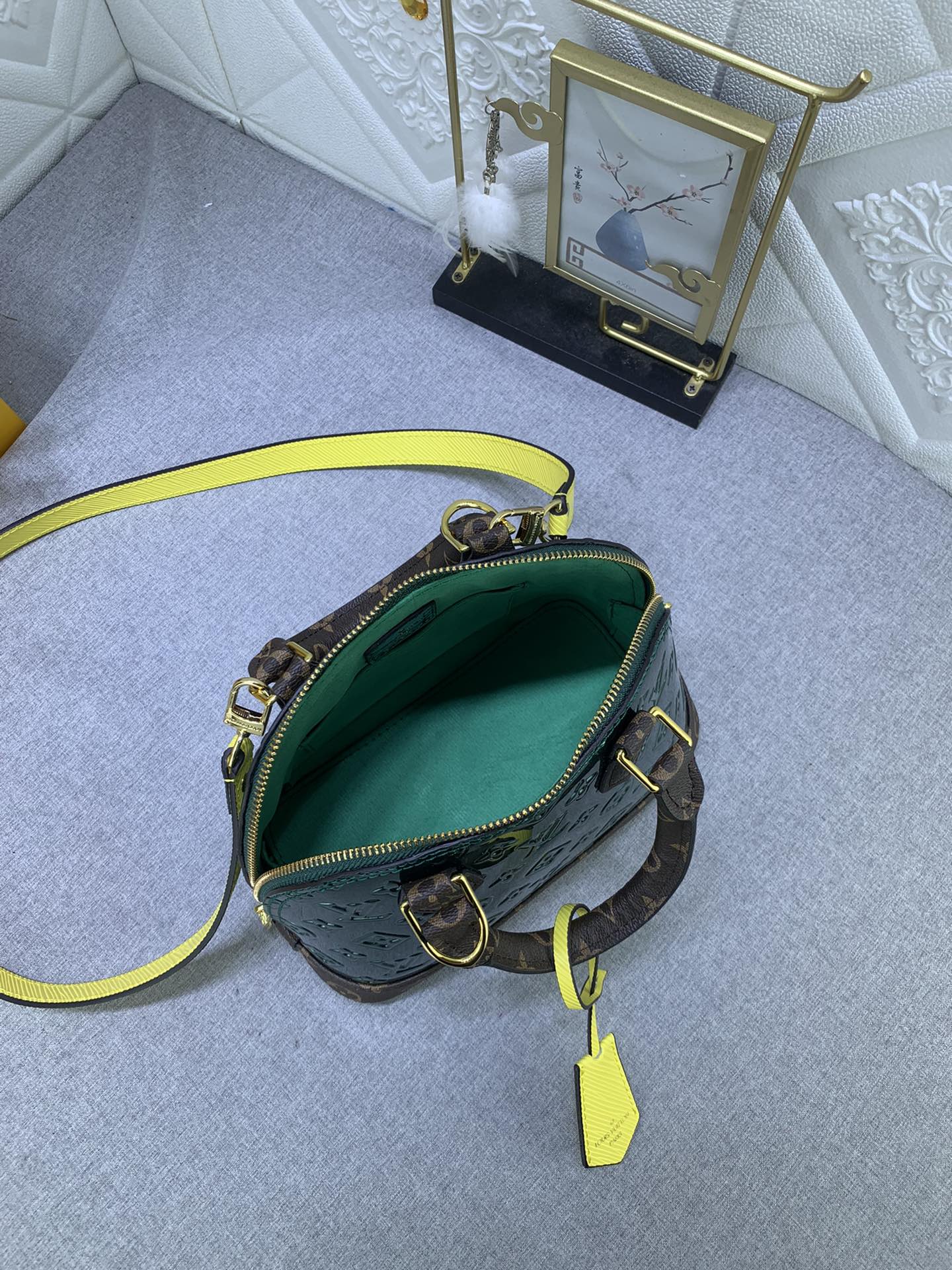 EN - Luxury Bags LUV 834