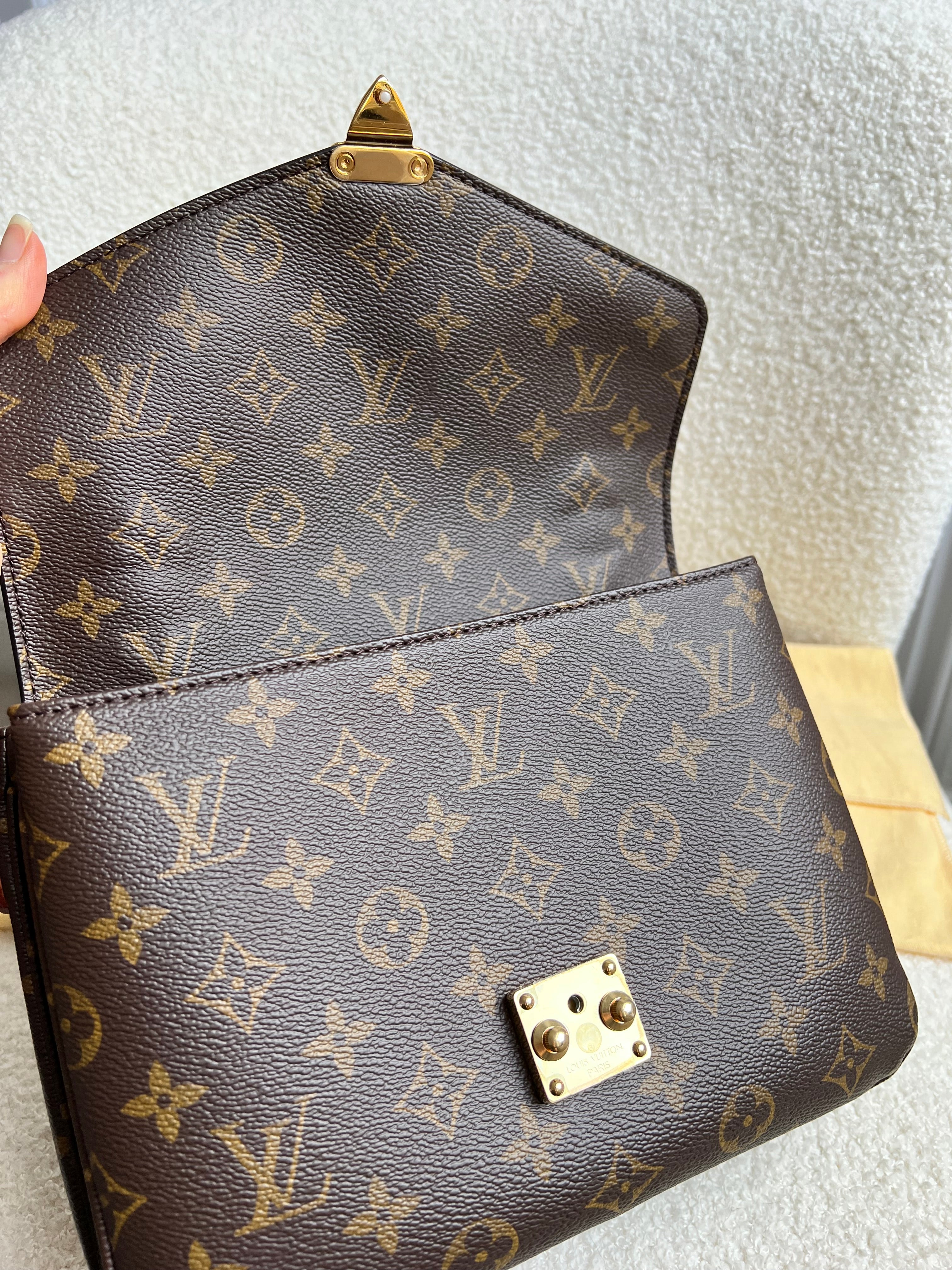 Louis Vuitton Pochette Metis Monogram (RRP £1,970)