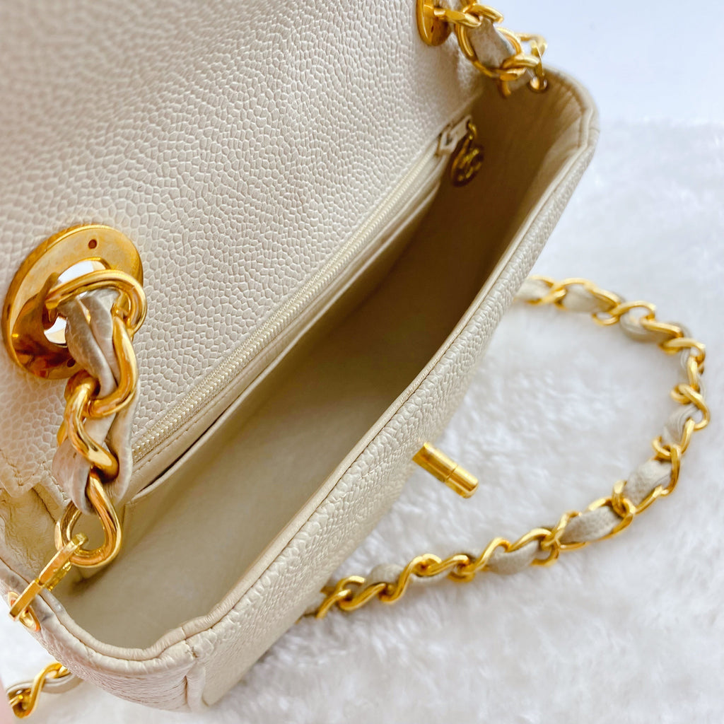 Chanel Cream Vintage Caviar Leather V Stitch Shoulder Bag