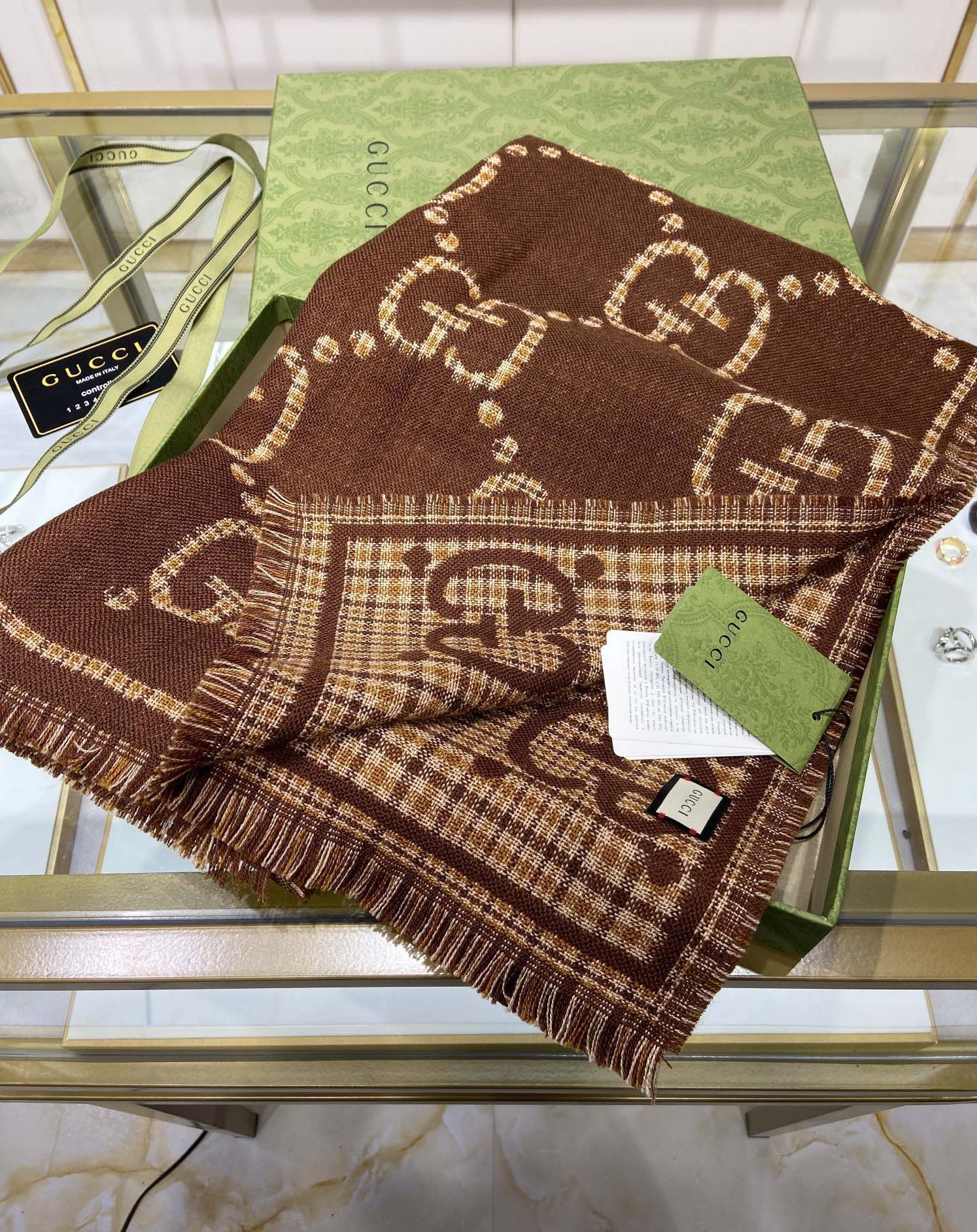 EN - Luxury GCI Scarf 020