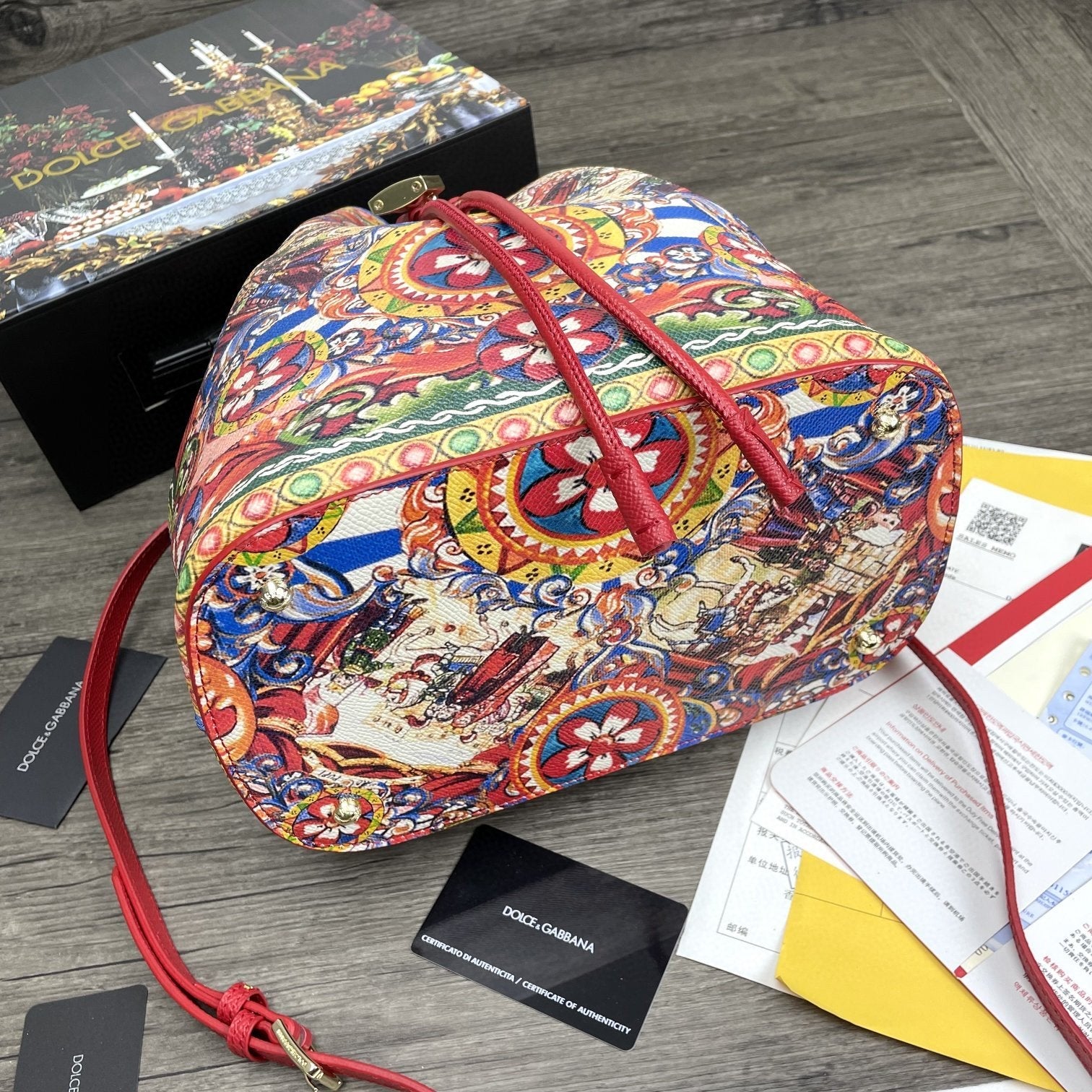 GLAMI Print Crespo Bucket Bag Multicolor With Branded Plate For Women GLAMI Bag