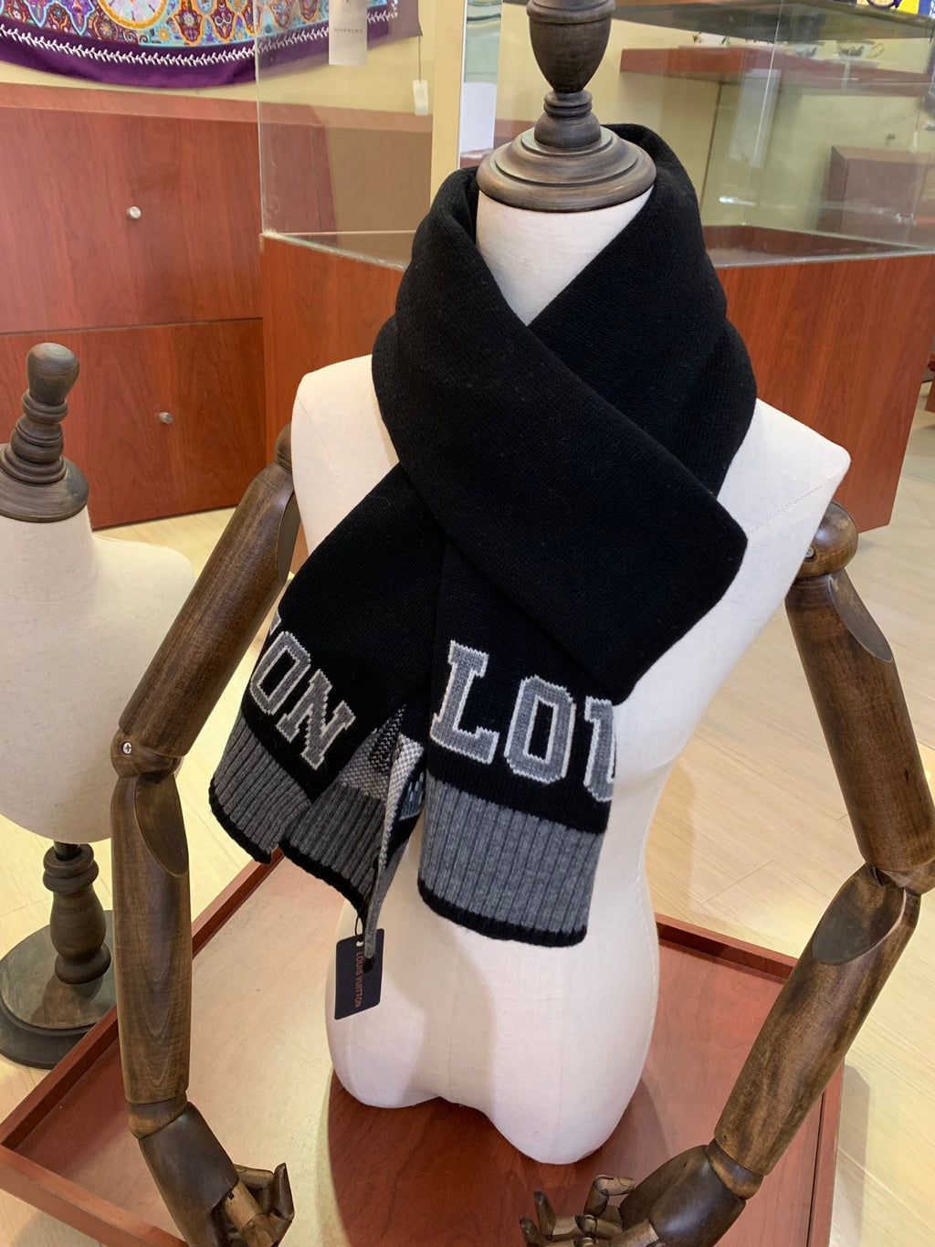 EN - Luxury LUV  Scarf 028