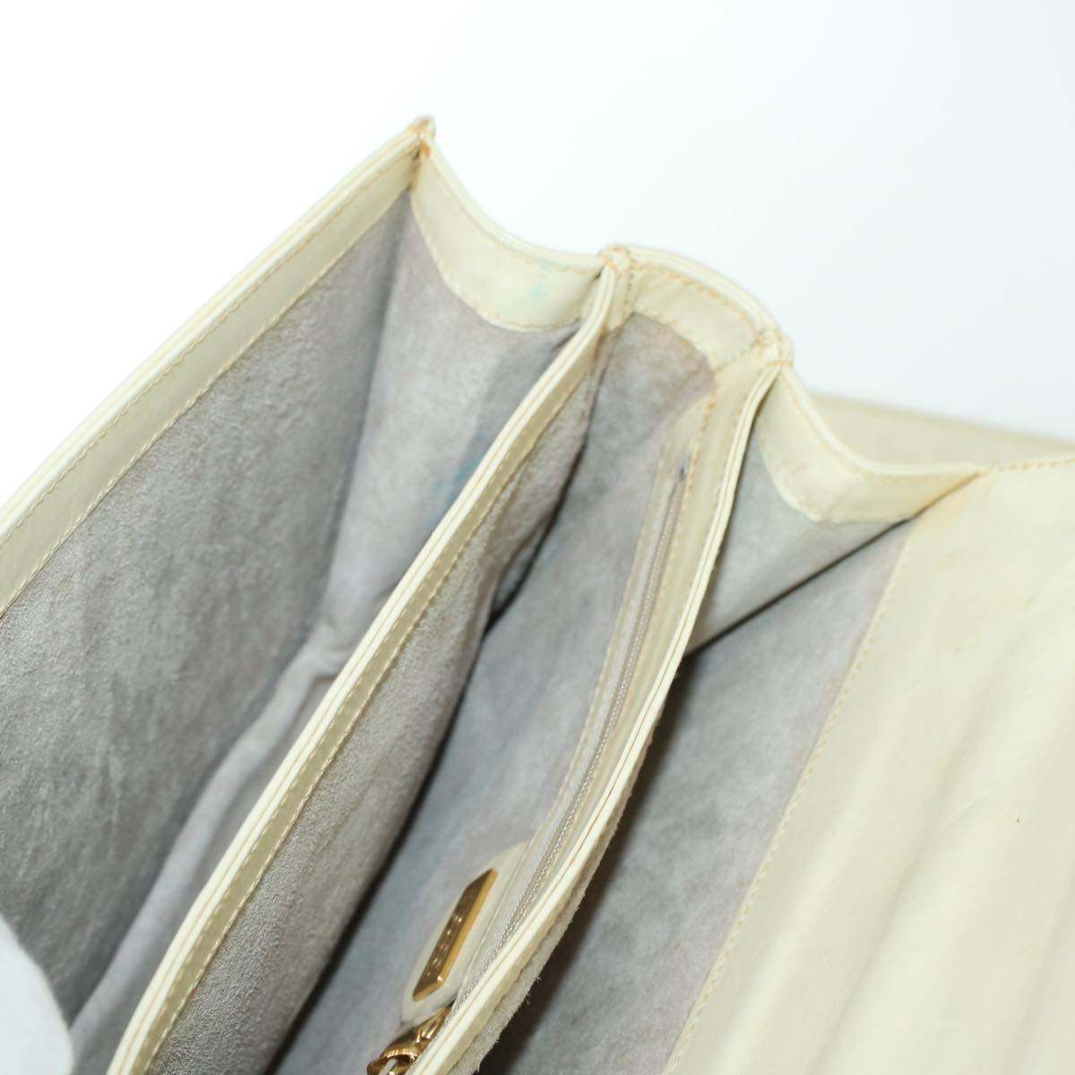 GUCCI Turn Lock Shoulder Bag Leather White 001.406.0587 45900