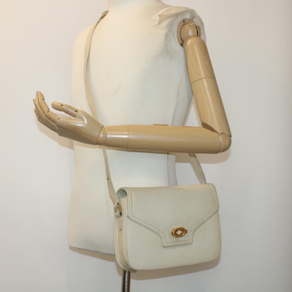 GUCCI Turn Lock Shoulder Bag Leather White 001.406.0587 45900