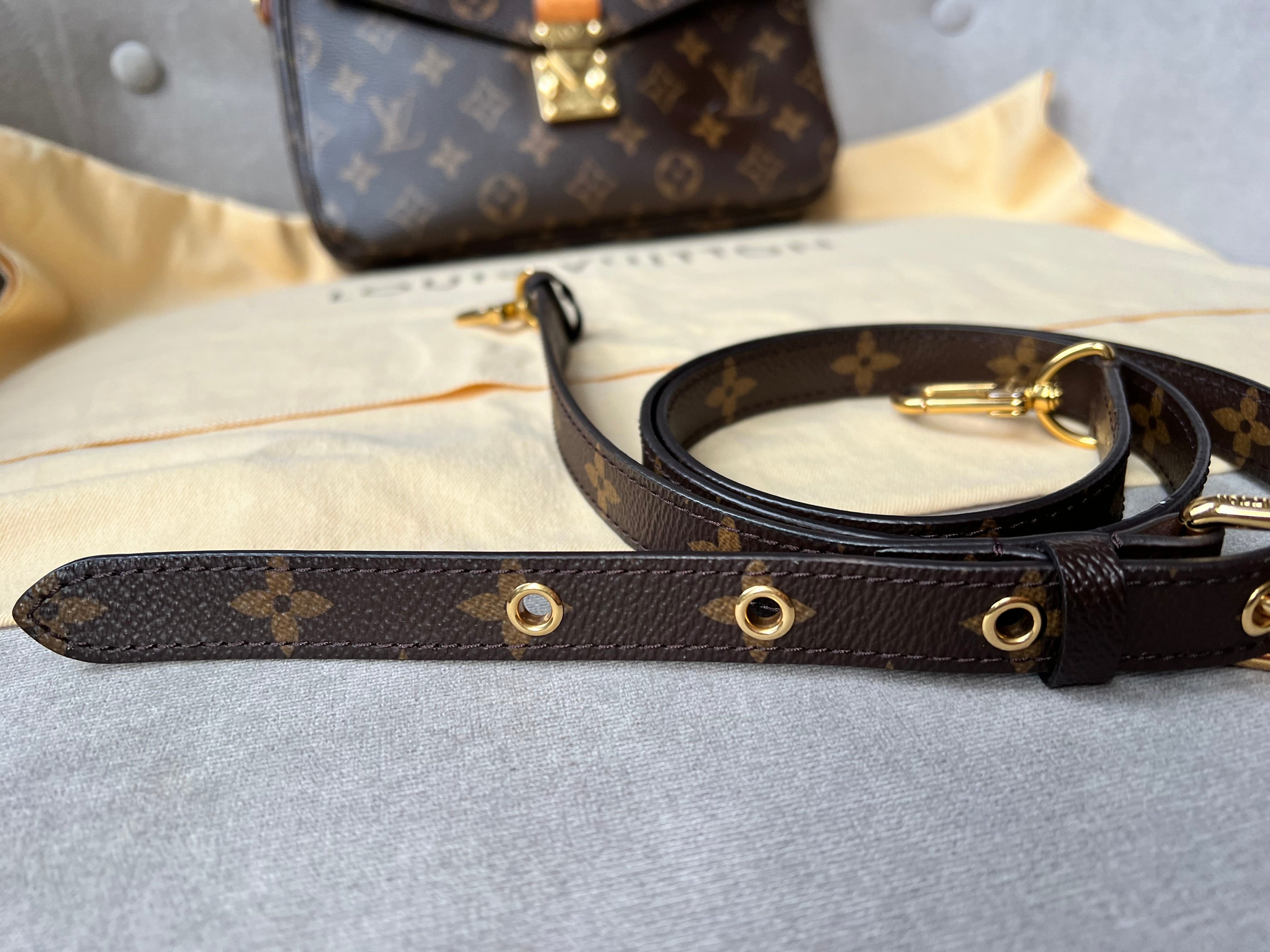 Louis Vuitton Pochette Metis Monogram (RRP £1,970)
