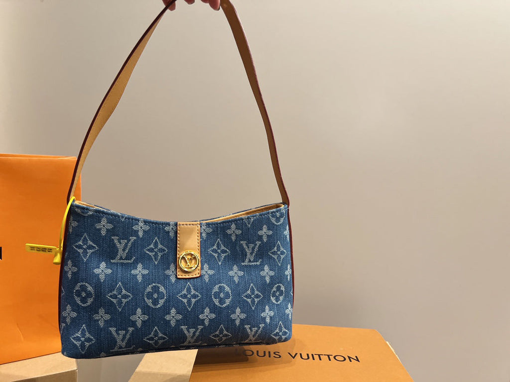EN - Luxury Bags LUV 758