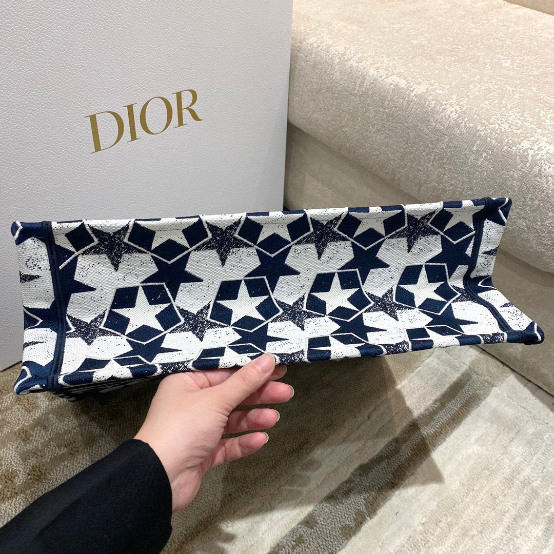 GLAMI Large Book Tote Blue and White Ãƒâ€°toile Embroidery, Blue/White, For Women WomenÃ¢â‚¬â„¢s Handbags, 41cm CD M1286ZTQX_M928
