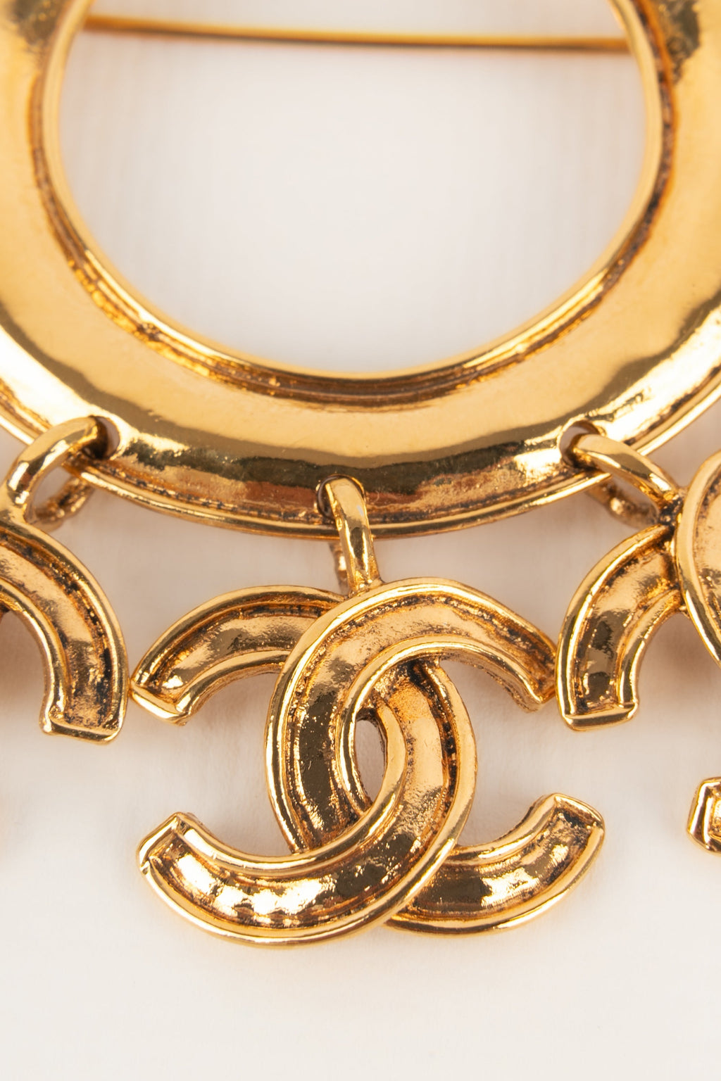 Broche cc Chanel