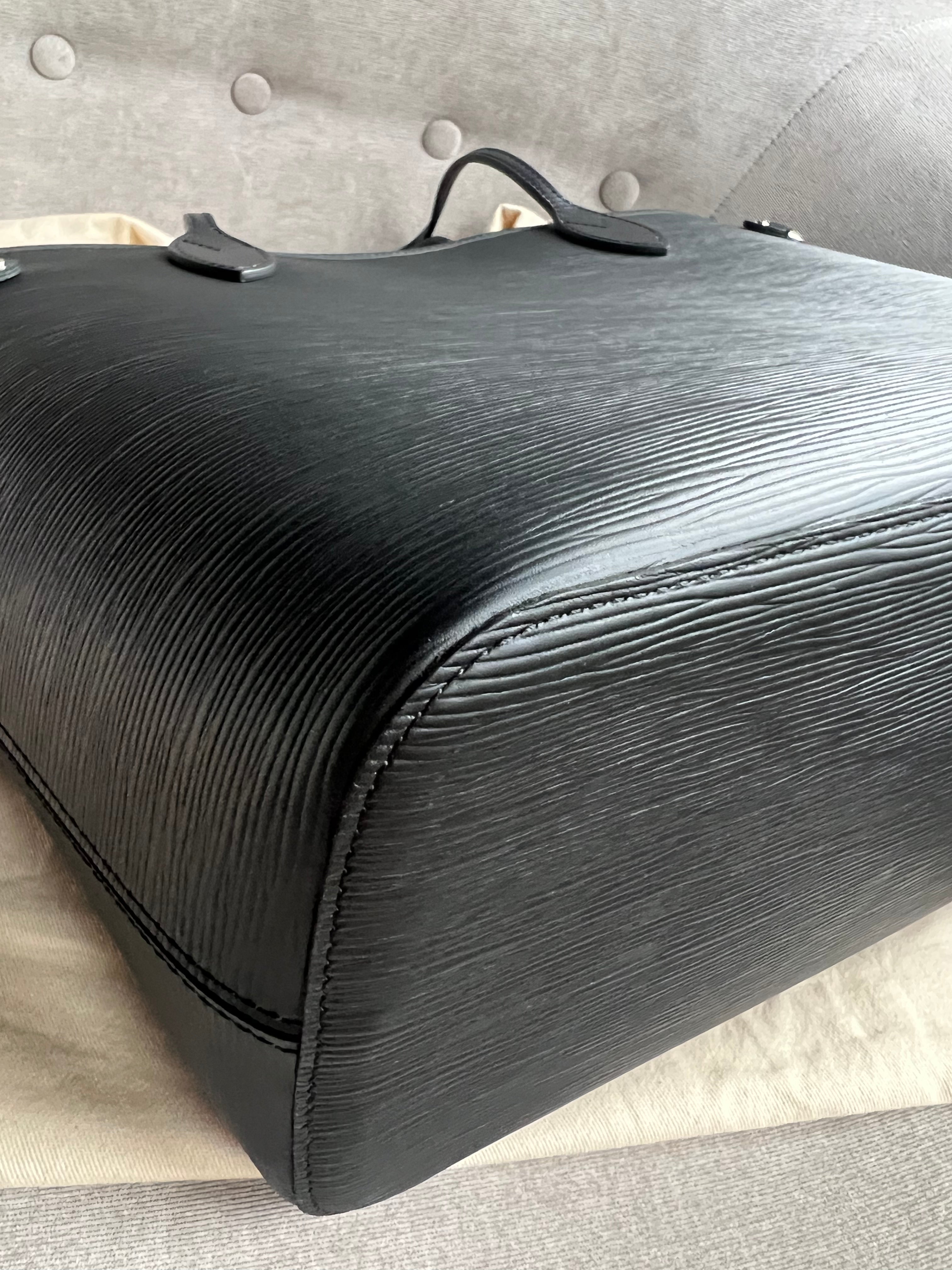 Louis Vuitton Neverfull MM Black Epi Leather (RRP £1,740)