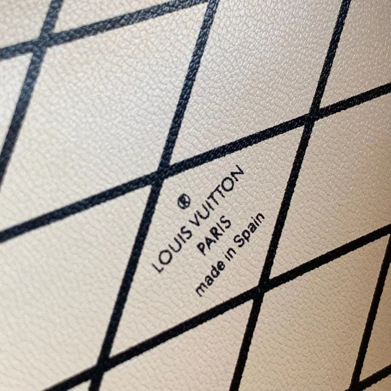LOV2 Bags - Luxurious Bags  1970