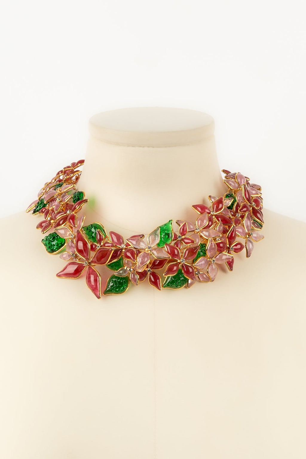 Collier Augustine
