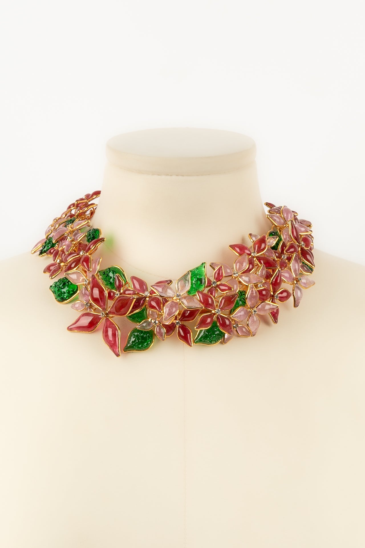 Collier Augustine