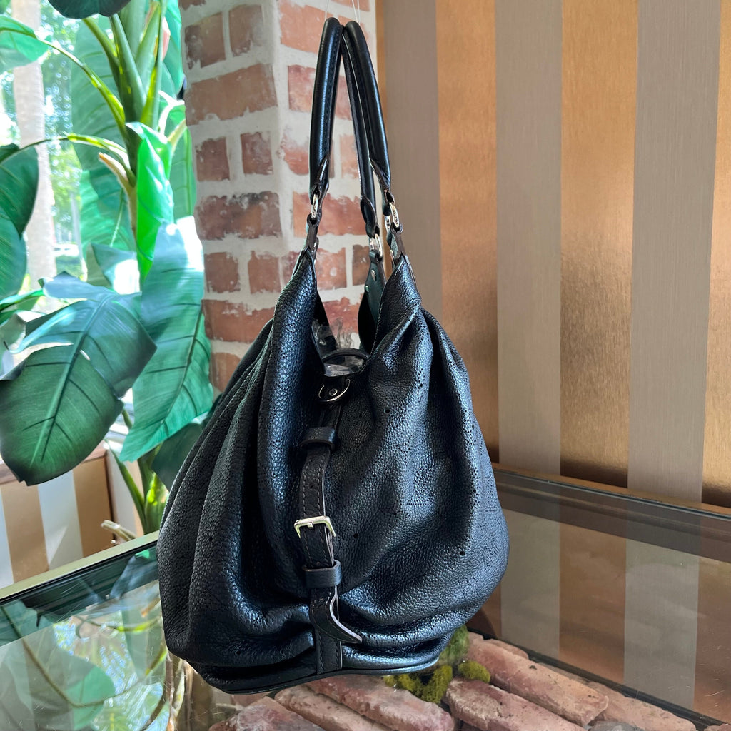 LOUIS VUITTON Mahina Leather Hobo Bag ADI1190