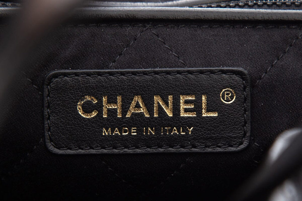 Chanel 22 2023 Black Calfskin Leather Backpack
