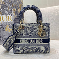 GLAMI MeGLAMIum Lady D-Lite Bag Blue Toile de Jouy Reverse Embroidery, Blue Handbags, Crossbody Bags, 24cm CD M0565ORGO_M928