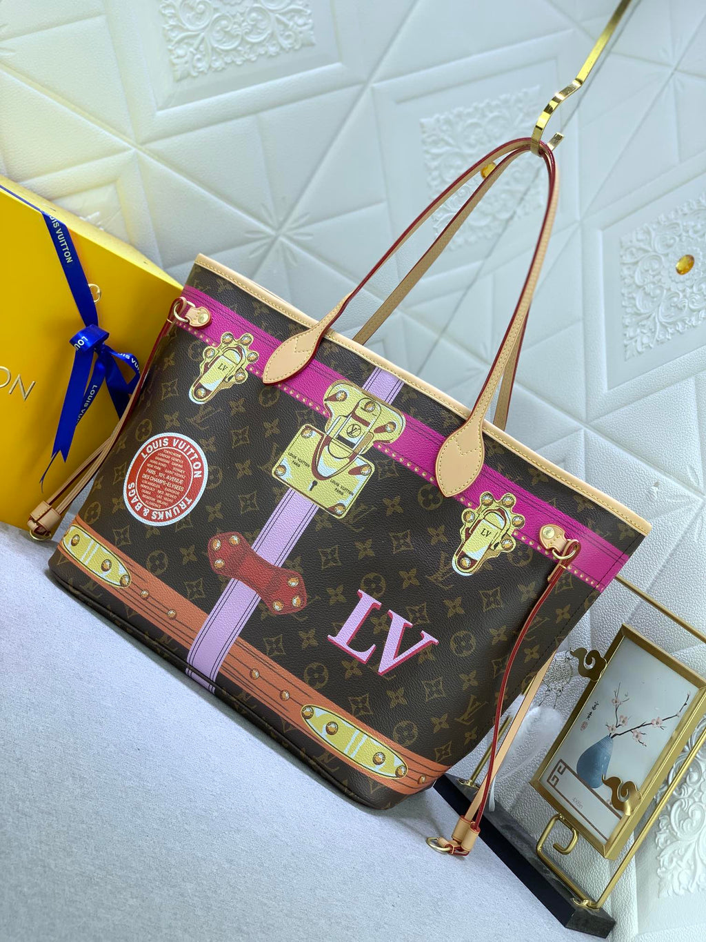 EN - Luxury Bags LUV 811